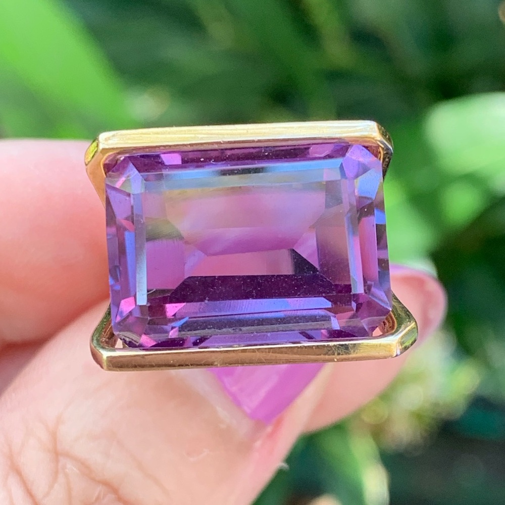 VINTAGE 14K GOLD HUGE EAST WEST TENSION SET PURPLE COLOR CHANGE SAPPHIRE RING